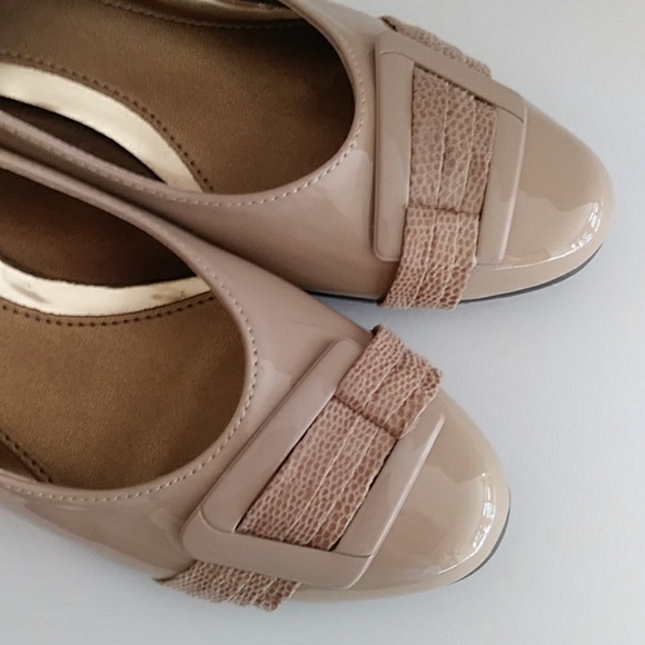 Soft Style Pleated Closed Toe Pumps Heels Shoes 7.5M Tan - Picture 7 of 16